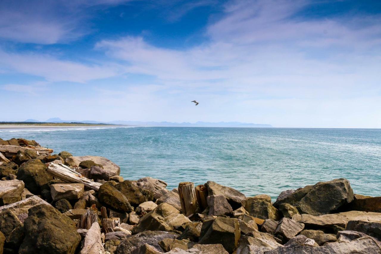 2 Bed 2 Bath Apartment In The Sand And Sea Condos シーサイド エクステリア 写真